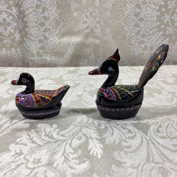 Vintage Hand Painted Lacquerware Bird Trinket Boxes - Made in Taiwan - Picture 5 of 9